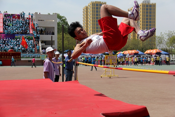 田径场上定格的一瞬