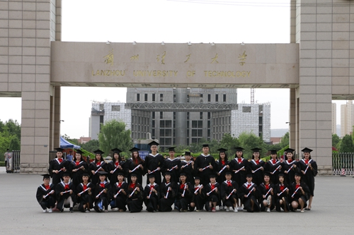 毕业季：放飞青春 追逐梦想